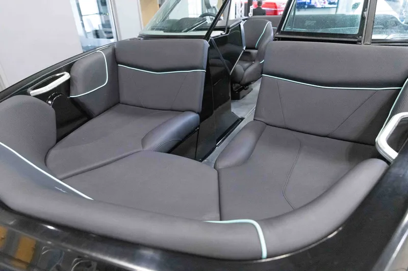 Slide: The Image of MasterCraft NXT 20 2019 - 8