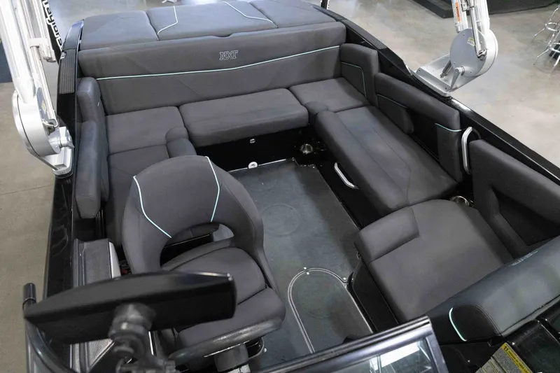 Slide: The Image of MasterCraft NXT 20 2019 - 18
