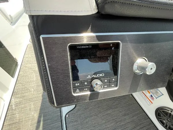 Slide: The Image of Four Winns H6 OB LAST ONE 2025 - 12