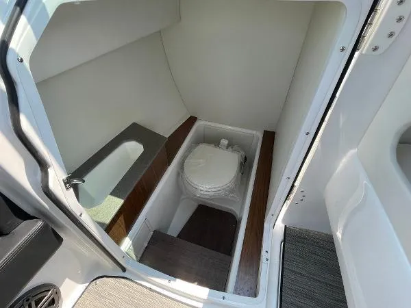 Slide: The Image of Four Winns H6 OB LAST ONE 2025 - 15