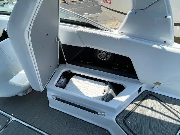 Slide: The Image of Four Winns H6 OB LAST ONE 2025 - 19