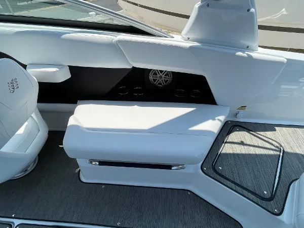 Slide: The Image of Four Winns H6 OB LAST ONE 2025 - 21