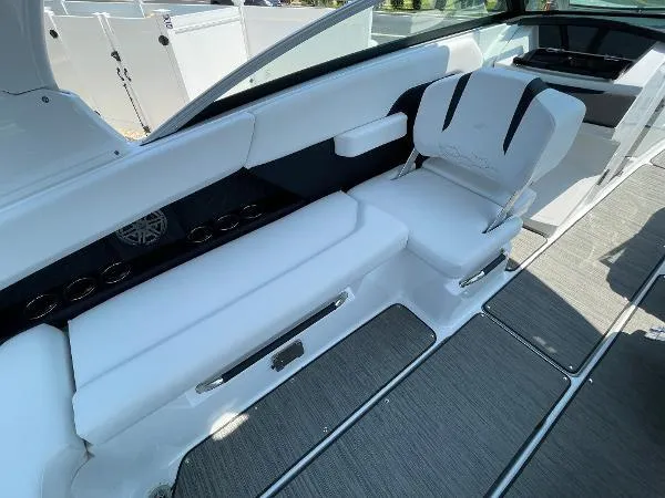 Slide: The Image of Four Winns H6 OB LAST ONE 2025 - 22