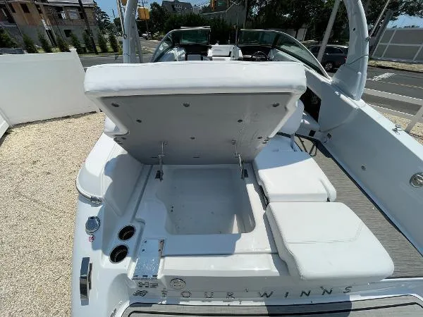 Slide: The Image of Four Winns H6 OB LAST ONE 2025 - 25