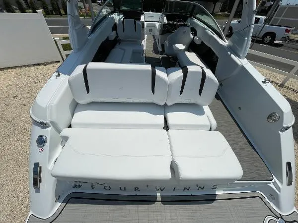 Slide: The Image of Four Winns H6 OB LAST ONE 2025 - 27