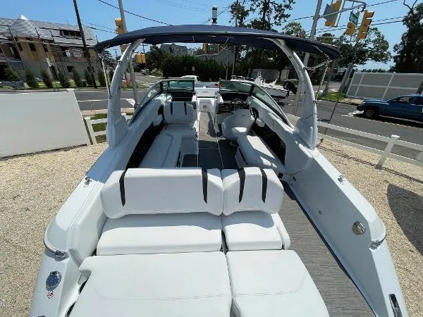 Slide: The Image of Four Winns H6 OB LAST ONE 2025 - 28