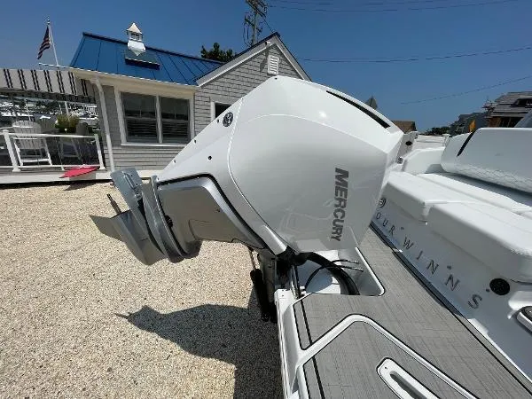 Slide: The Image of Four Winns H6 OB LAST ONE 2025 - 31