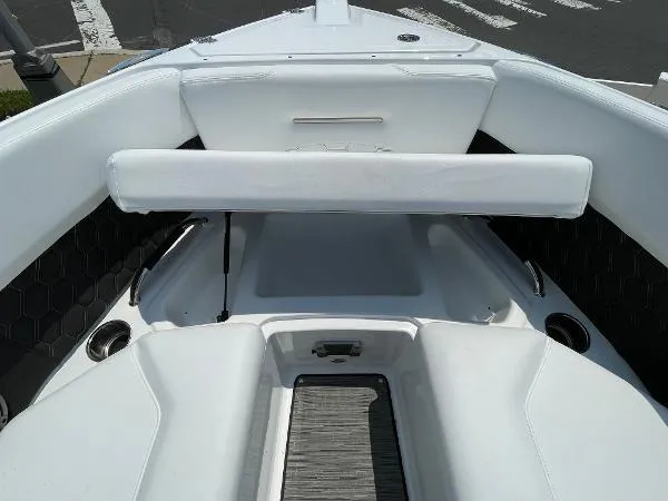 Slide: The Image of Four Winns H6 OB LAST ONE 2025 - 4