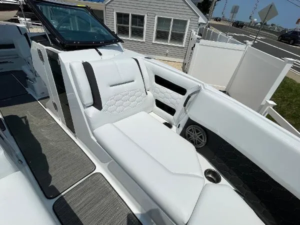 Slide: The Image of Four Winns H6 OB LAST ONE 2025 - 9