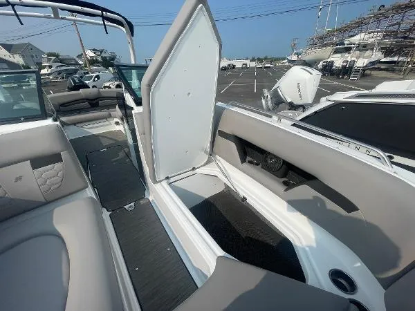 Slide: The Image of Four Winns HD8 OB LAST ONE 2025 - 14