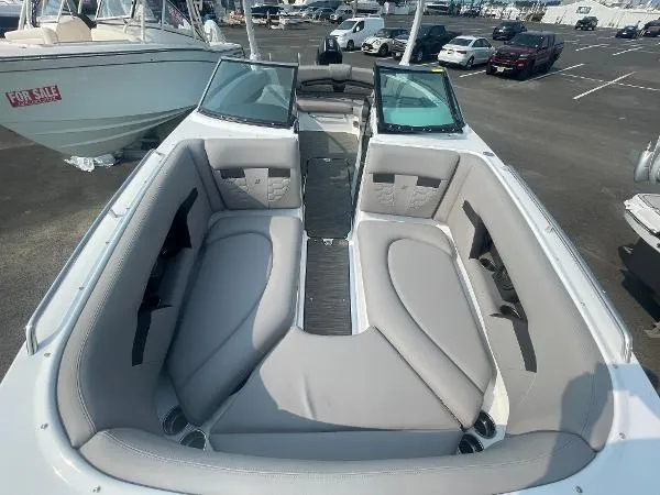 Slide: The Image of Four Winns HD8 OB LAST ONE 2025 - 15