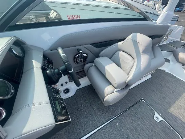 Slide: The Image of Four Winns HD8 OB LAST ONE 2025 - 16