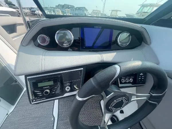 Slide: The Image of Four Winns HD8 OB LAST ONE 2025 - 18