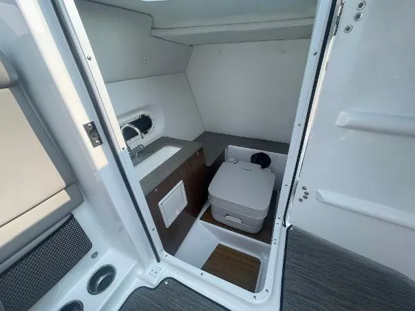 Slide: The Image of Four Winns HD8 OB LAST ONE 2025 - 22