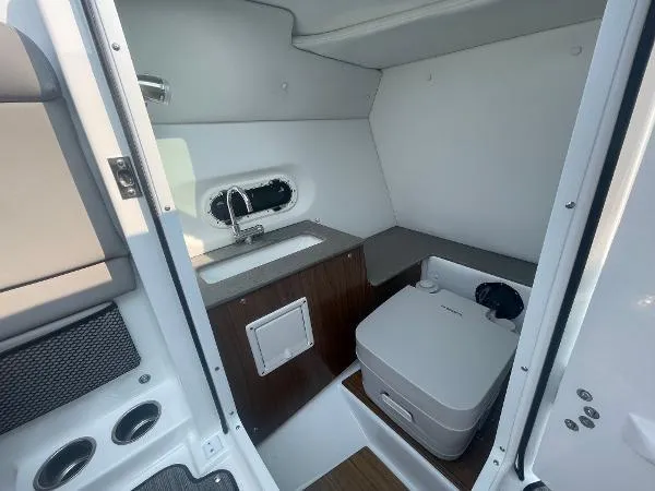 Slide: The Image of Four Winns HD8 OB LAST ONE 2025 - 23