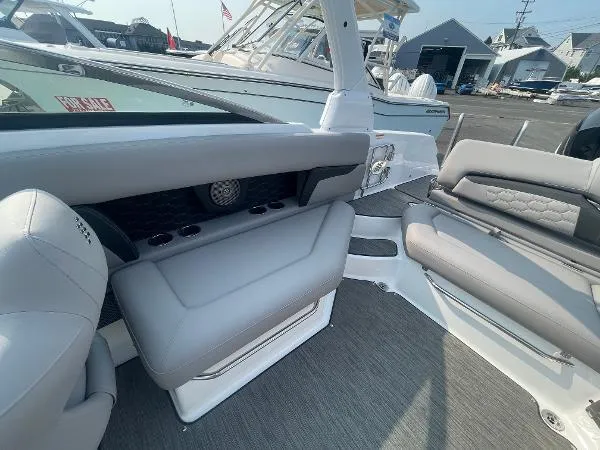 Slide: The Image of Four Winns HD8 OB LAST ONE 2025 - 25