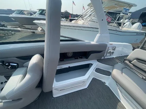 Slide: The Image of Four Winns HD8 OB LAST ONE 2025 - 27