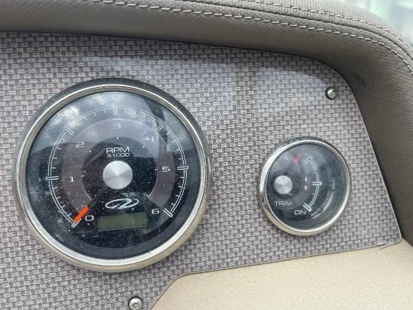 Slide: The Image of Regal 2700 Bowrider 2014 - 14