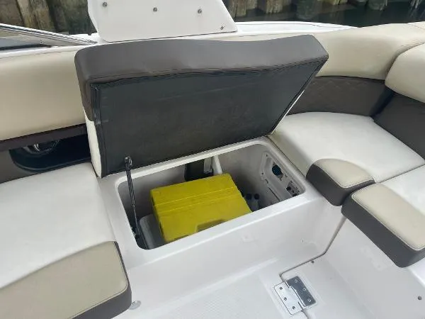 Slide: The Image of Regal 2700 Bowrider 2014 - 22