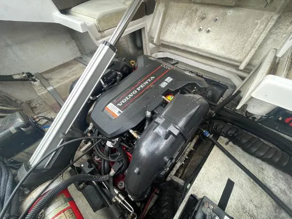 Slide: The Image of Regal 2700 Bowrider 2014 - 29