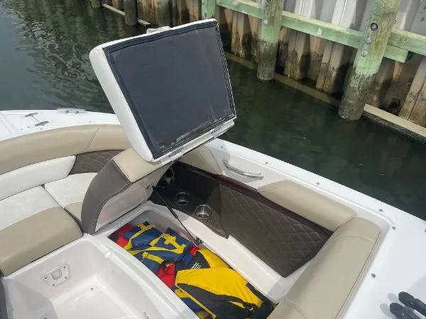 Slide: The Image of Regal 2700 Bowrider 2014 - 6