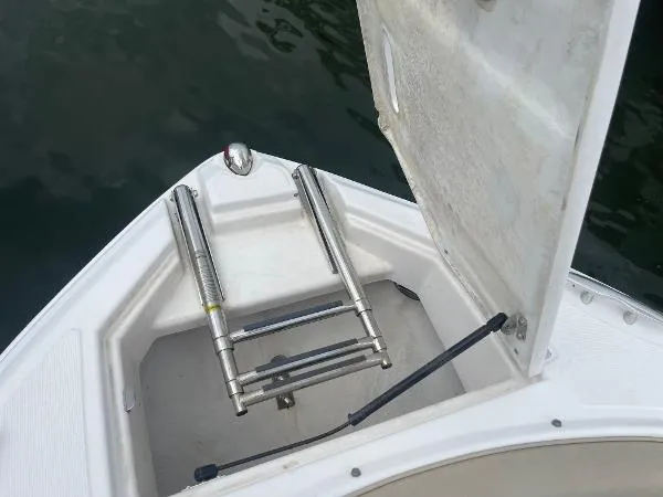 Slide: The Image of Regal 2700 Bowrider 2014 - 8