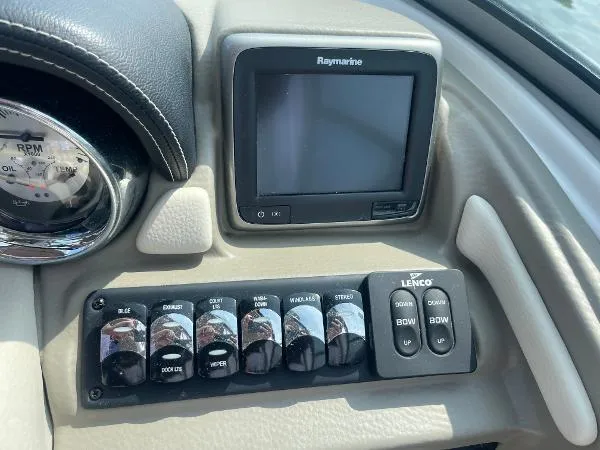 Slide: The Image of Crownline Boats 285SS 2017 - 39