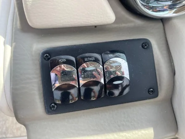 Slide: The Image of Crownline Boats 285SS 2017 - 40