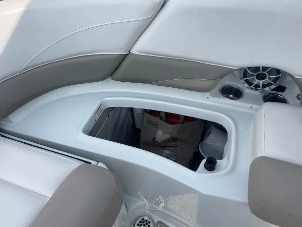 Slide: The Image of Crownline Boats 285SS 2017 - 43