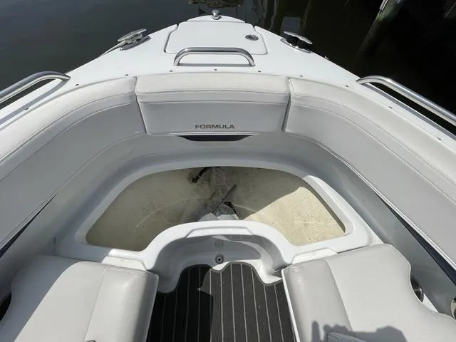 Slide: The Image of Formula 270 Bowrider 2014 - 14