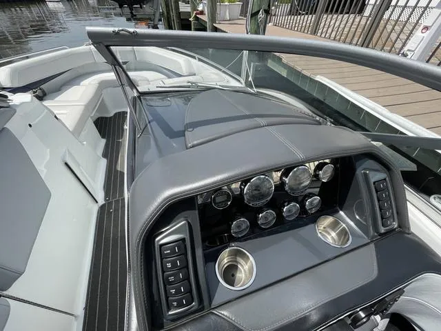 Slide: The Image of Formula 270 Bowrider 2014 - 27