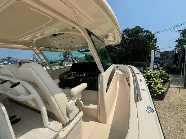 Slide: The Image of Grady-White Canyon 386 2025 - 15