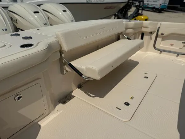 Slide: The Image of Grady-White Canyon 386 2025 - 16