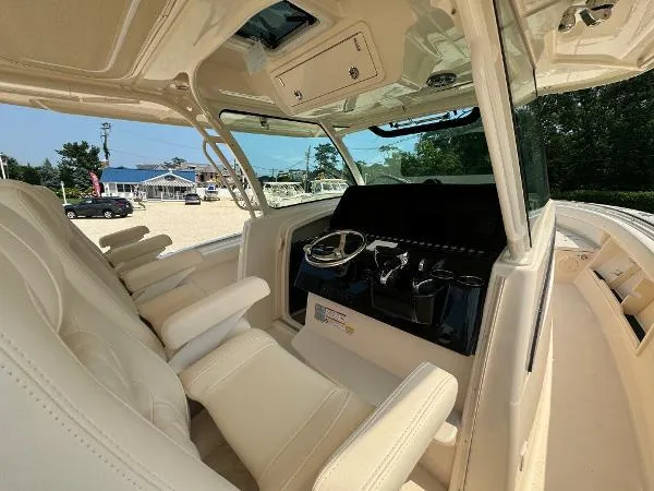 Slide: The Image of Grady-White Canyon 386 2025 - 20