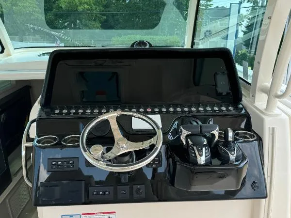 Slide: The Image of Grady-White Canyon 386 2025 - 24