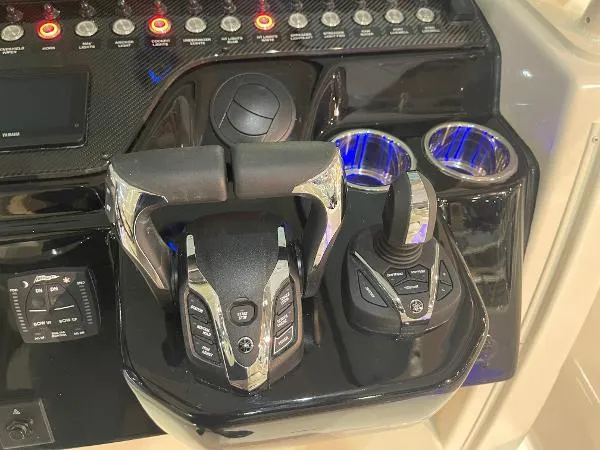 Slide: The Image of Grady-White Canyon 386 2025 - 26