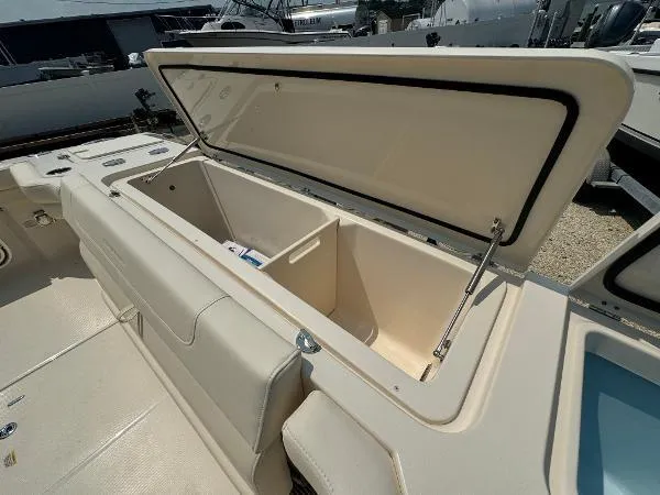 Slide: The Image of Grady-White Canyon 386 2025 - 45