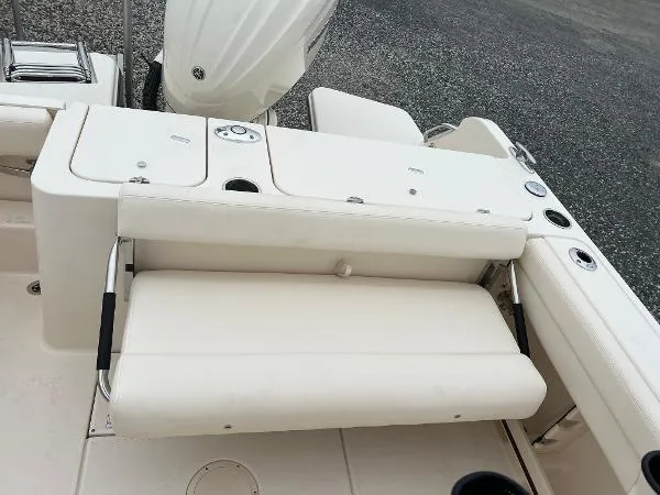 Slide: The Image of Grady-White Fisherman 236 2025 - 13