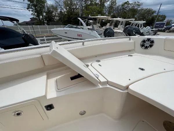 Slide: The Image of Grady-White 281 2024 - 33