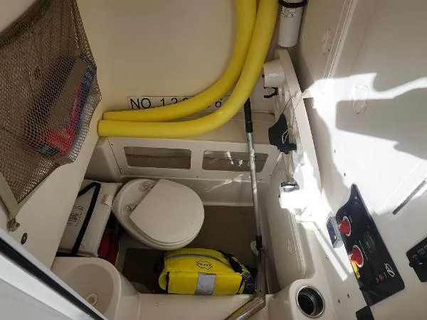 Slide: The Image of Sailfish 270 CC 2018 - 18