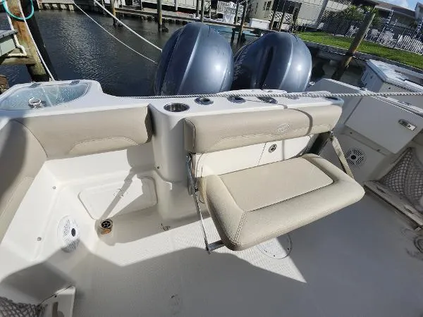 Slide: The Image of Sailfish 270 CC 2018 - 24