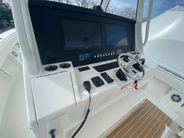 Slide: The Image of Regulator Marine 37 2024 - 24