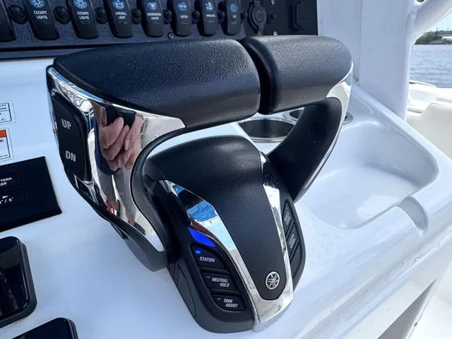 Slide: The Image of Sea Hunt Ultra 275 SE 2022 - 19