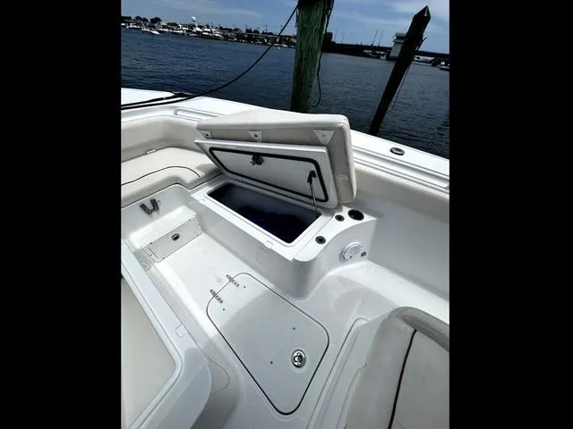 Slide: The Image of Sea Hunt Ultra 275 SE 2022 - 48