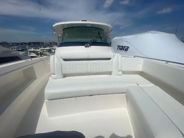 Slide: The Image of Tiara 38LS 2025 - 14