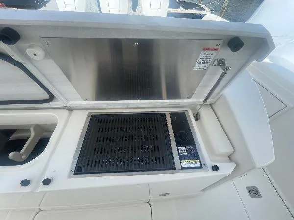 Slide: The Image of Tiara 38LS 2025 - 18