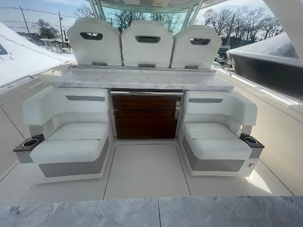 Slide: The Image of Tiara 38LS 2025 - 21