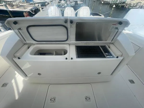 Slide: The Image of Tiara 38LS 2025 - 6