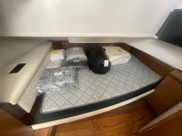 Slide: The Image of Tiara 38LS 2025 - 9