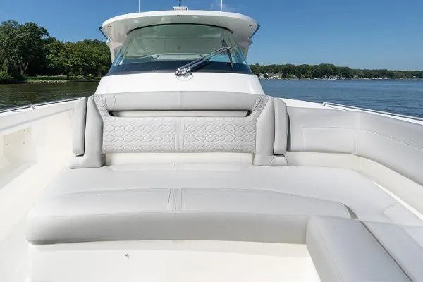 Slide: The Image of Tiara 38 LS 2025 - 10